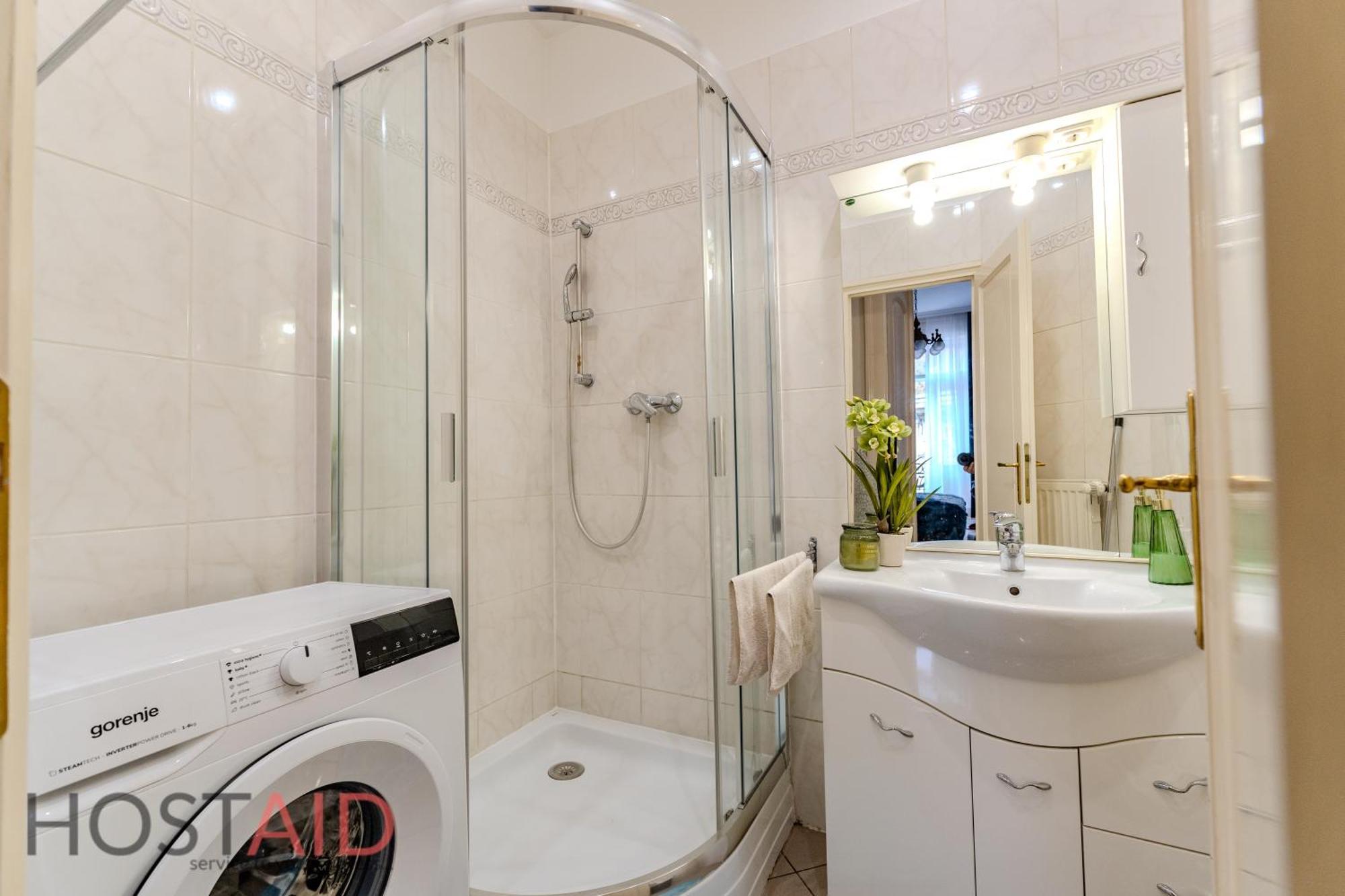 Blue Fountain Design - Hostaid Apartamento Budapest